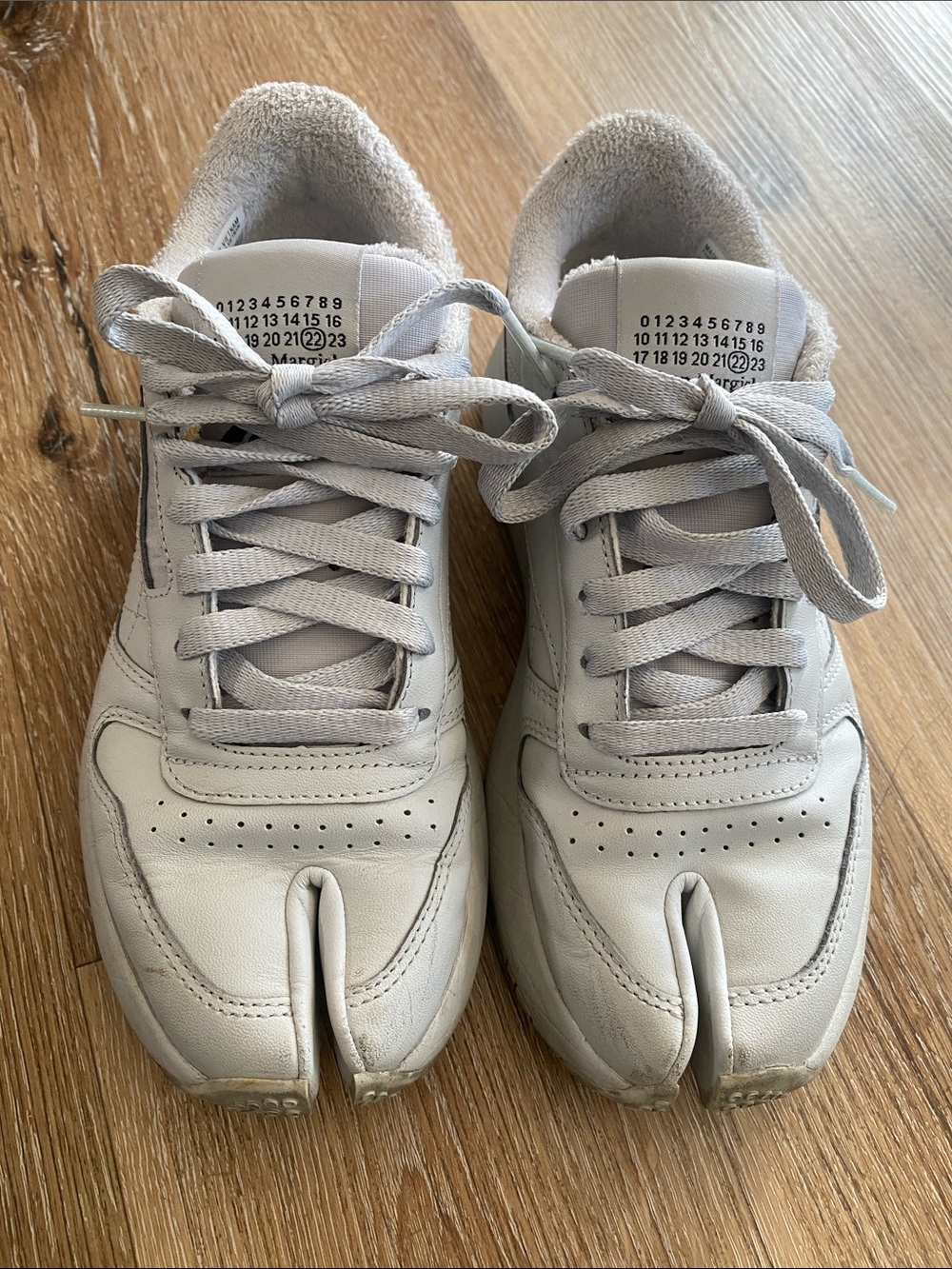 Maison Margiela Tabi Split-Toe Sneakers in Light Grey